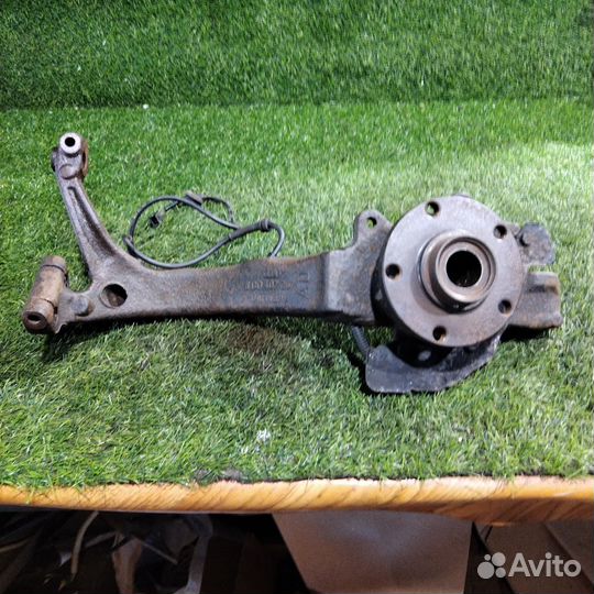 Поворотный кулак со ступицей Ауди а4 б5