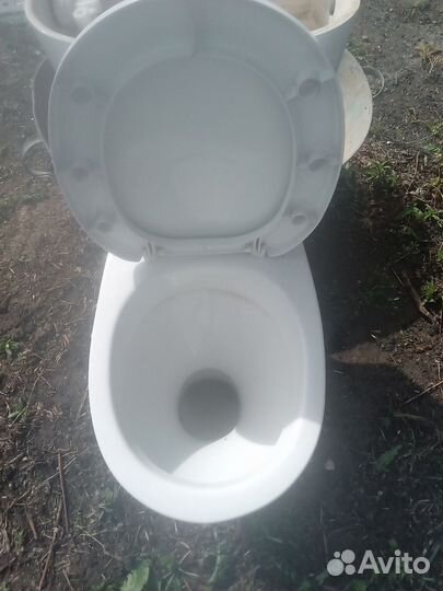 Унитаз с бачком