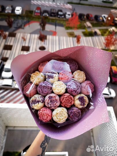 Свежий нежный И В наличии букет пионов