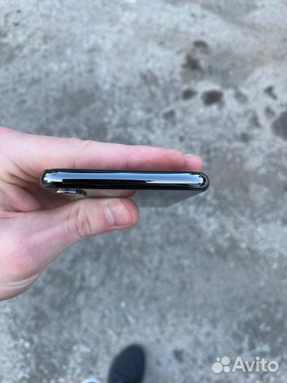 Телефон iPhone X 64gb