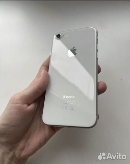 Телефон iPhone 8
