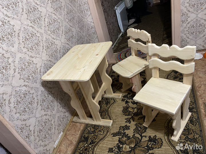 Детский столик и стульчик