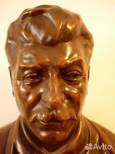 Бюст И.В.Сталина1933г.музейный экспонат,коллекция