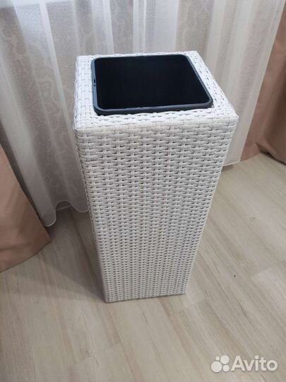 Кашпо напольное для цветов