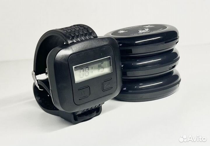 Часы и кнопки вызова официанта в ассортименте