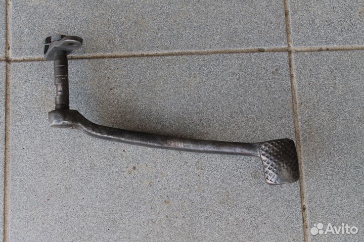 На М 72 педаль тормоза