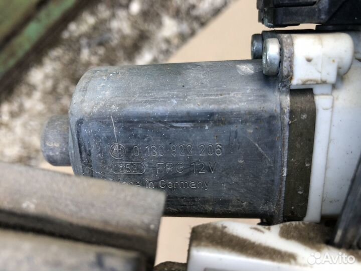 Стеклоподъемник передний левый Мицубиси Кольт