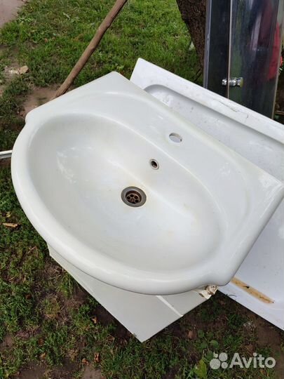 Тумба с раковиной для ванной