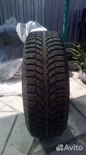 Bridgestone Blizzak Spike-01 235/65 R17