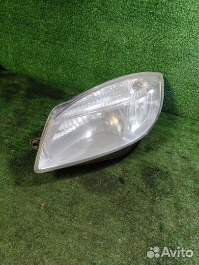 Фара левая Skoda Fabia 2 2009