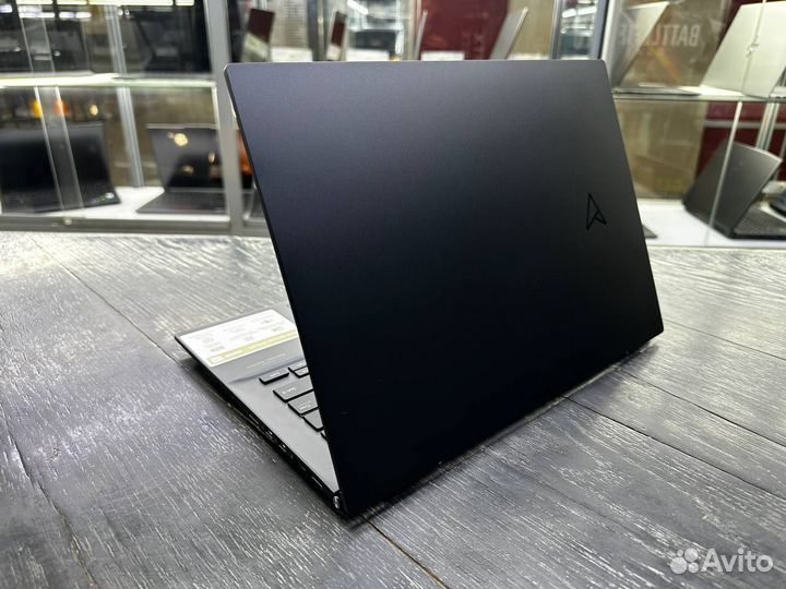 Нoвый ультрабук Asus Zenbook 14 r5/8/256