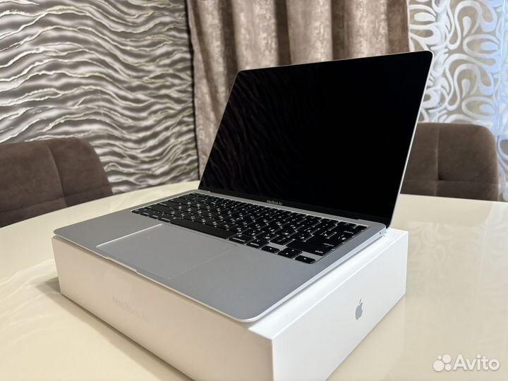 Macbook air m1 2020