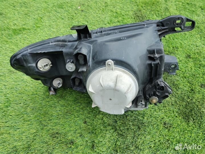 Фара левая Mitsubishi Pajero V75W 6G74 2002