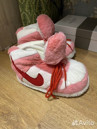 Женские домашние тапочки