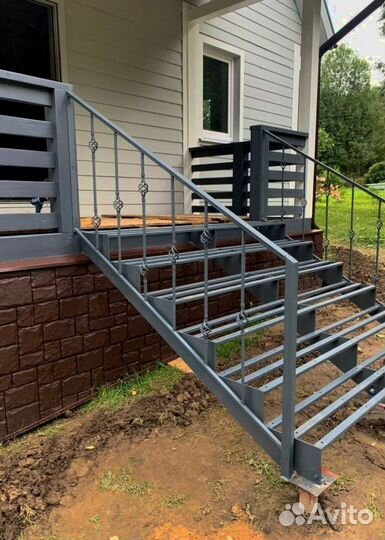 Лестничиный металлокаркас