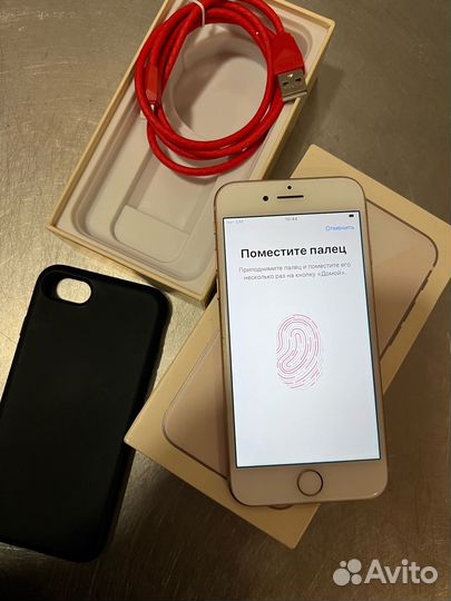 iPhone 8, 64 ГБ