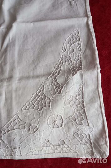 Наволочка с вышивкой ришелье