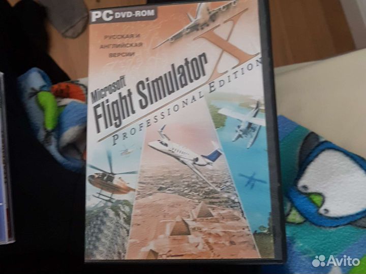 5 дисков 3 с играми 2 с музыкой