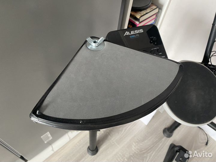 Электронная барабанная установка alesis