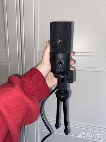 Студийный микрофон
