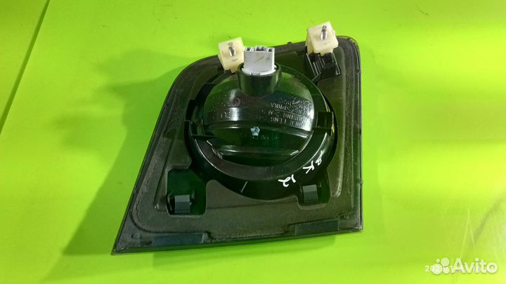 Фонарь внутренний правый для Mazda 3 2003-2009