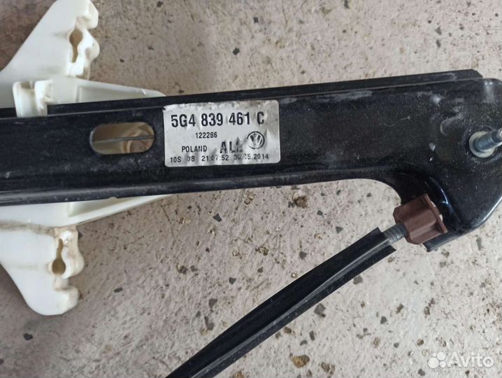 Стеклоподьемник задний левый VW Golf 7