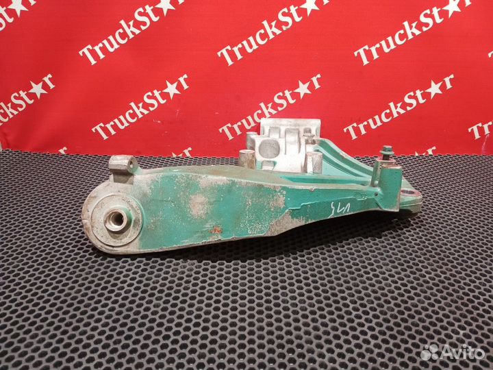 Кронштейн двигателя передний левый 2020г