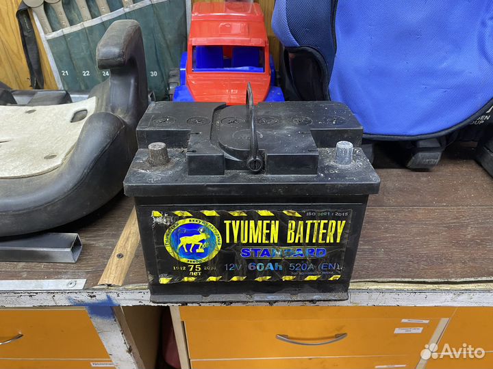 Аккумулятор автомобильный 60 ач