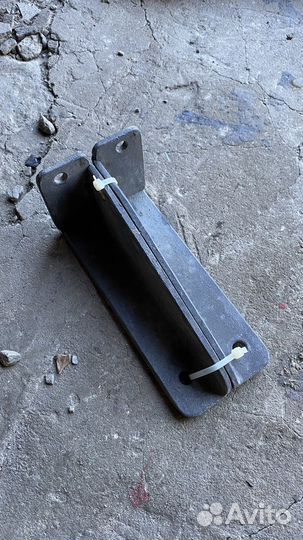 Кронштейны фар на Вольво fh