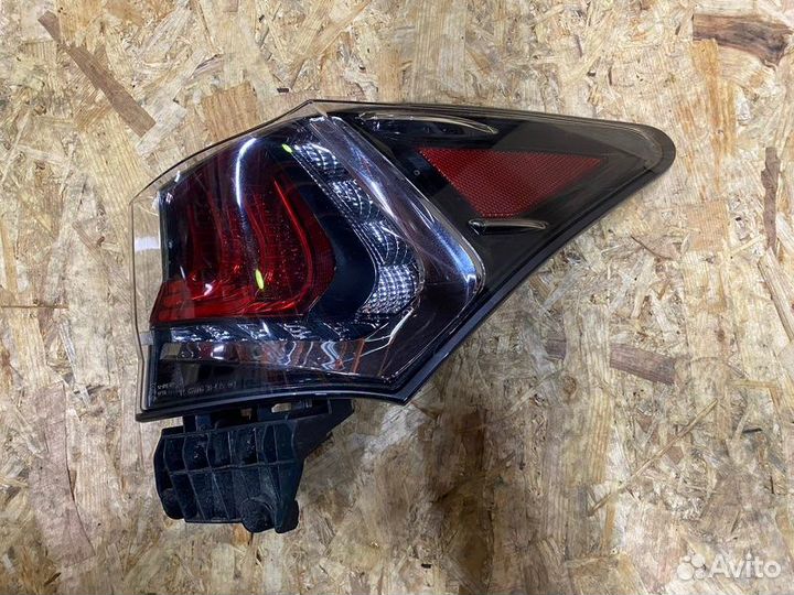 Фонарь задний правый Lexus GS 4