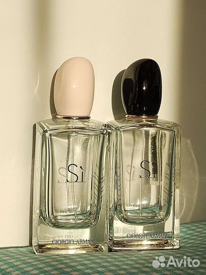 Пустые флаконы от парфюма Giorgio Armani Si