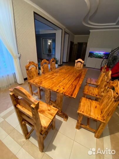 Стол обеденный