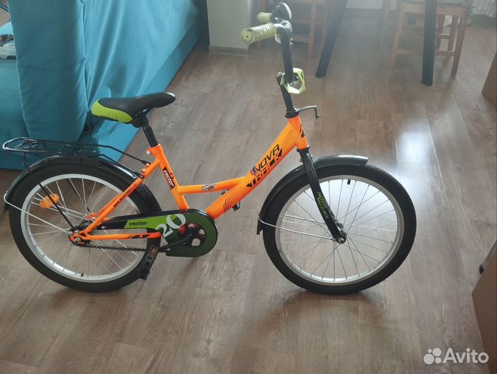 Велосипед Novatrack vector