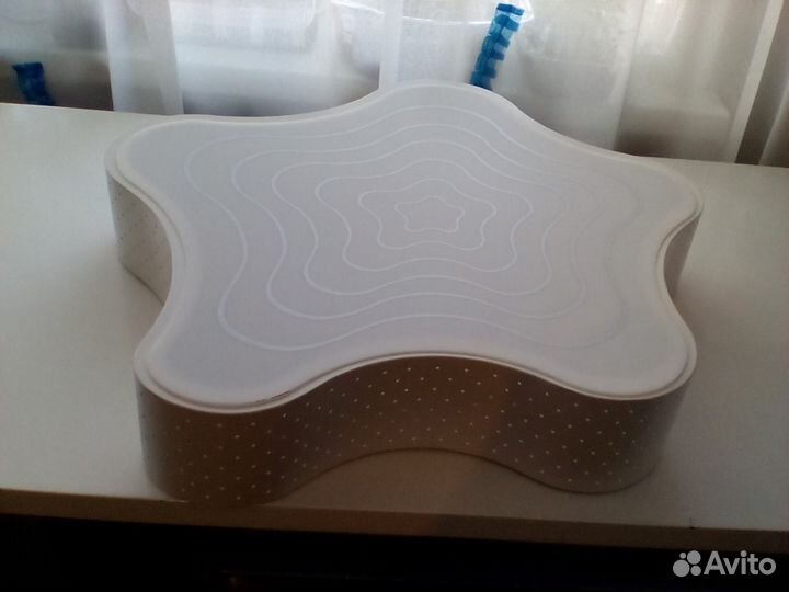 Продам люстру