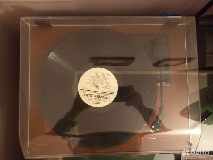 Виниловый проигрыватель teac