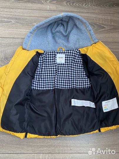 Демисезонная куртка на мальчика р. 104-110