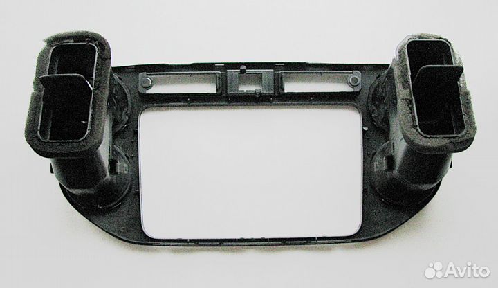 Рамка магнитолы Volkswagen Tiguan