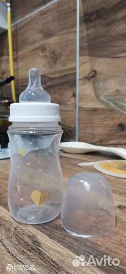 Бутылочка для кормления новая