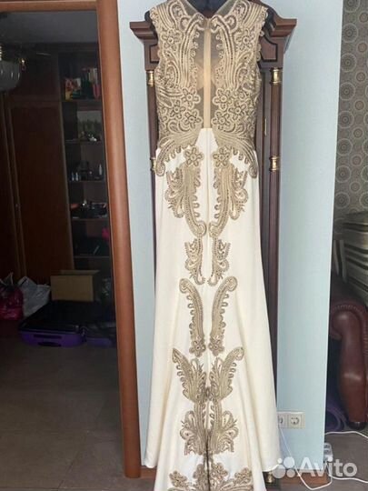 Вечернее платье