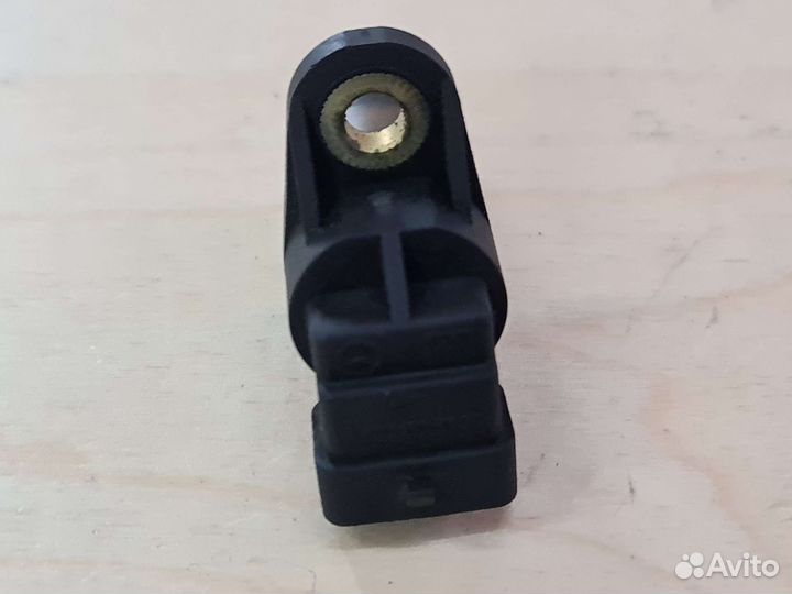 Датчик положения распредвала Mercedes W211 OM642