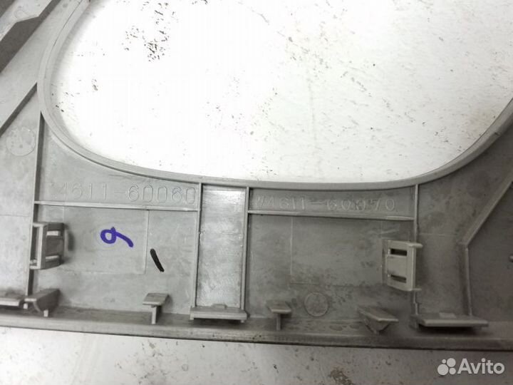 Накладка обшивки двери передней левой Toyota Land