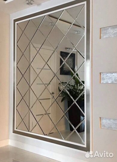 Зеркальное панно в прихожей