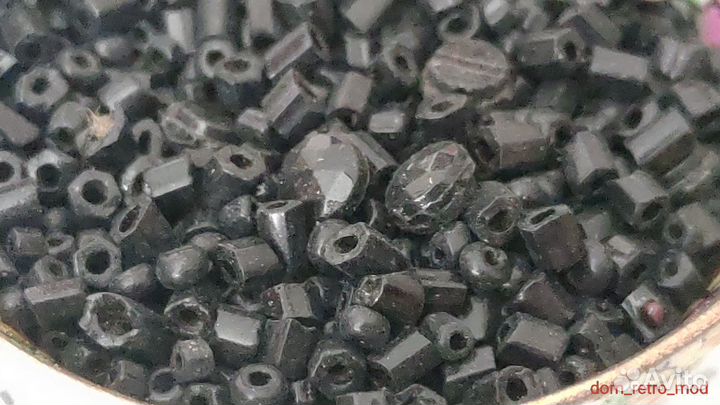 Антикварный чёрный бисер 19 век