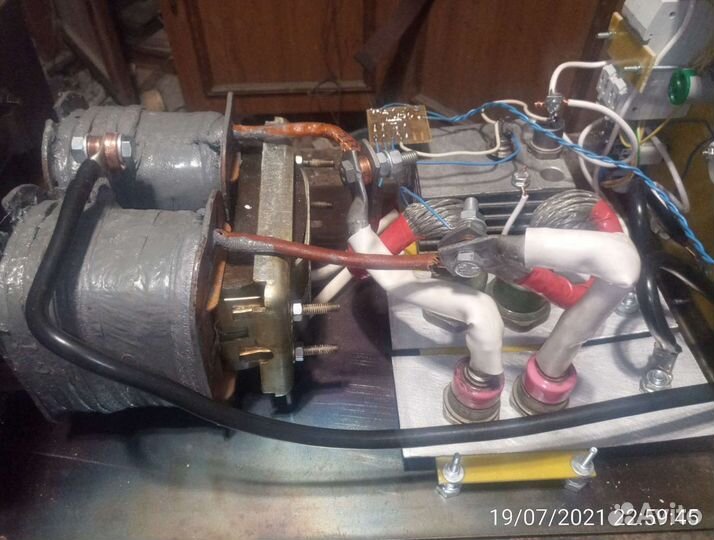 Пуско зарядное устройство пзу 12 - 24 V. Ток 650А