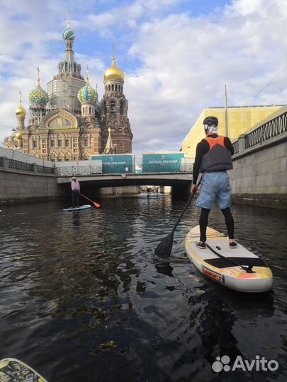 На сапах по центру Санкт-Петербурга