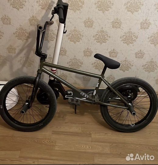 Трюковой велосипед BMX