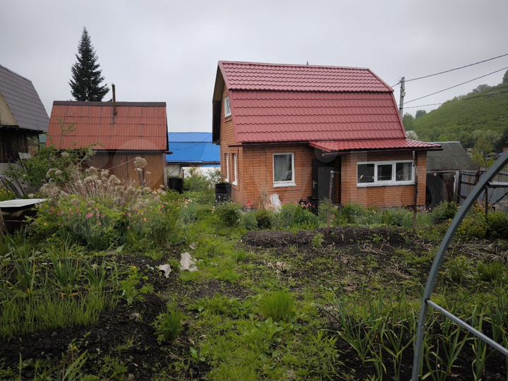 Дом 50 м² на участке 5 сот.