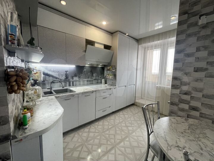 2-к. квартира, 67,2 м², 12/16 эт.