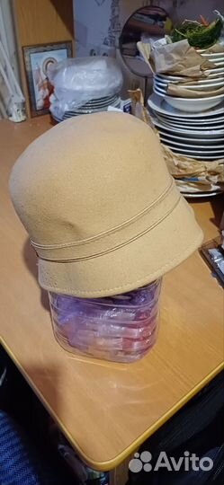 Женские биреты фетровые