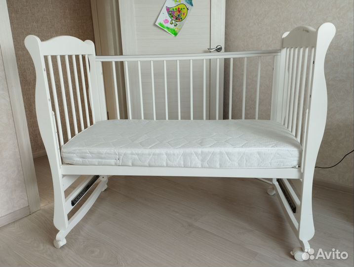 Детская кровать Уралочка + столик пеленальный Икеа